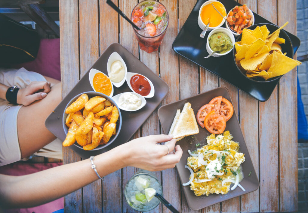137 food salad restaurant person 1024x710