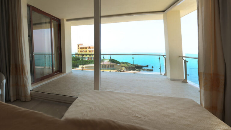 184 bed balcony hotel 80598 1920x1080 768x432