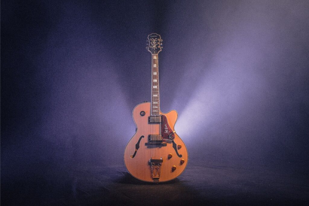 guitar3 1024x682
